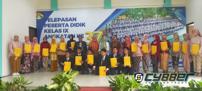 Pelepasan Peserta Didik Kelas IX Angkatan Ke-37 SMPN 5 Cilegon 
