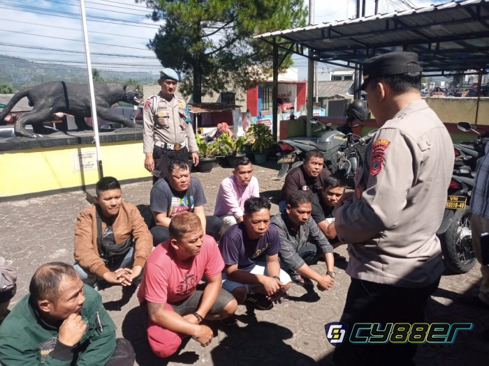 11 Orang Digiring Ke Mapolsek Saat Razia Preman Di Wilayah Hukum Polsek Cikajang