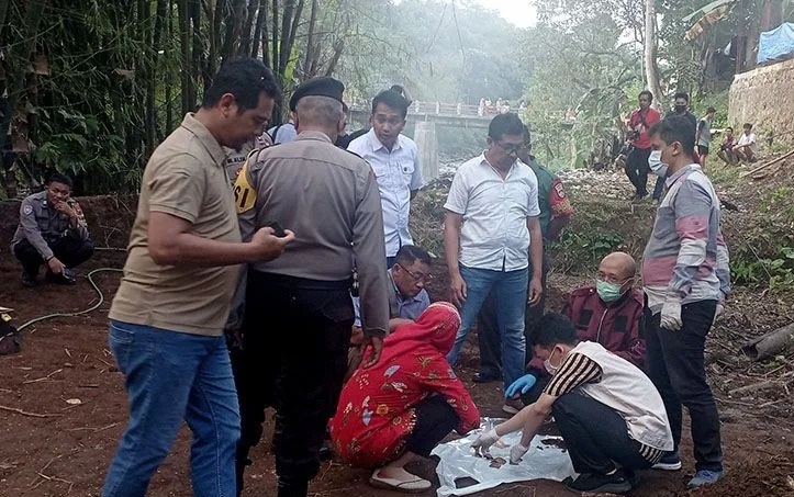 Benda Diduga Tulang Manusia Ditemukan Warga yang Tengah Bekerja 