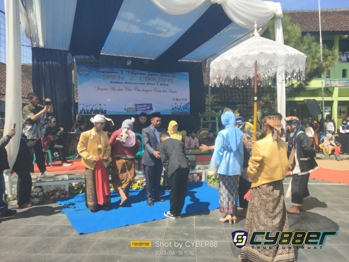 Pelepasan 257 Siswa Kelas lX SMPN 2 Cikajang