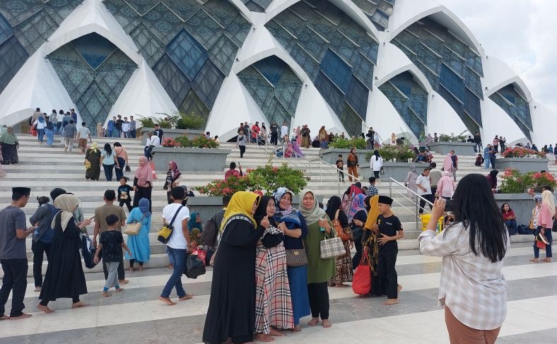 Waduh!!! Ribuan Alquran di Masjid Al Jabbar Bandung Raib Dicuri, Ini Pelakunya