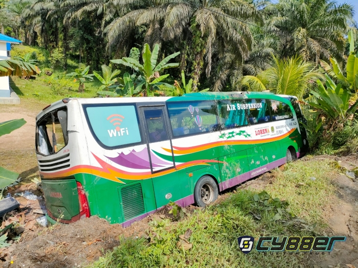Akibat Hilang Kendali dan Terperosok Keluar Jalan, Dua Orang Penumpang Bus Lorena Meninggal