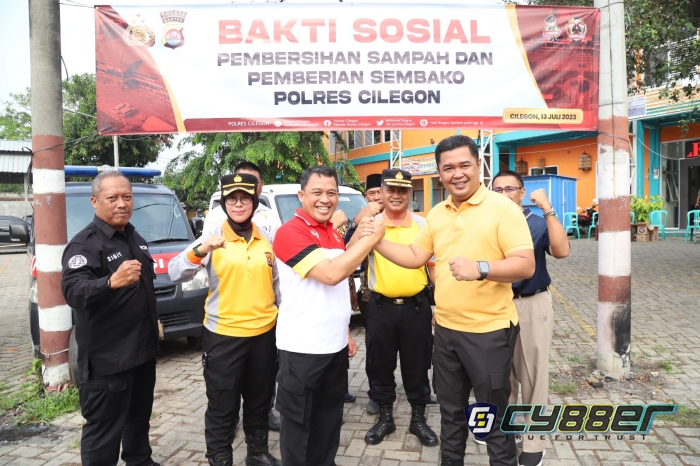 Jalin Sinergitas Polri dan Pemerintah, Personil Polres Cilegon Polda Banten Laksnakanakan Bakti Sosial 