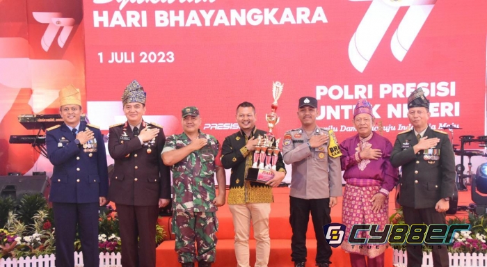 Pemdes Talang Jerinjing Terima Penghargaan Juara 1 Lomba Tiga Pilar Dari Kapolda Riau