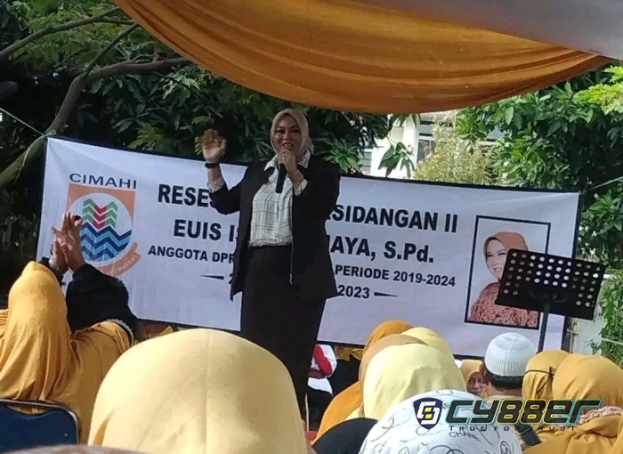 Anggota DPRD Kota Cimahi Euis Isop Romaya Merasa Bangga Melihat Warga Cibereum Senang, Ini Alsannya