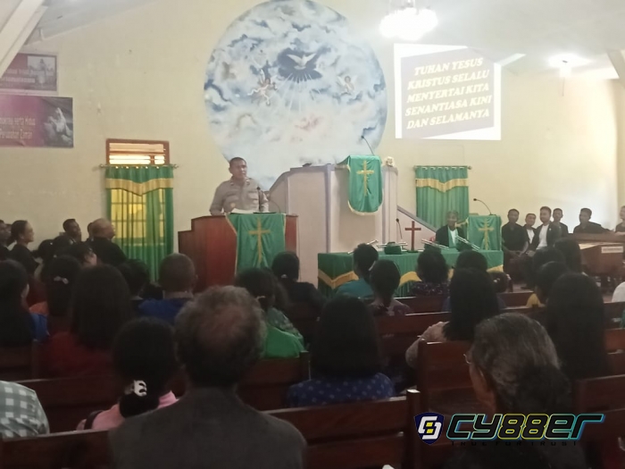 Kapolsek Taniwel Didampingi Bhabinkamtibmas, Memakmurkan Tempat Ibadah