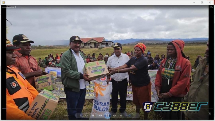Kapolri Salurkan 264,7 Ton Beras dan 1.500 Sembako untuk Warga Papua yang Terdampak Kekeringan 