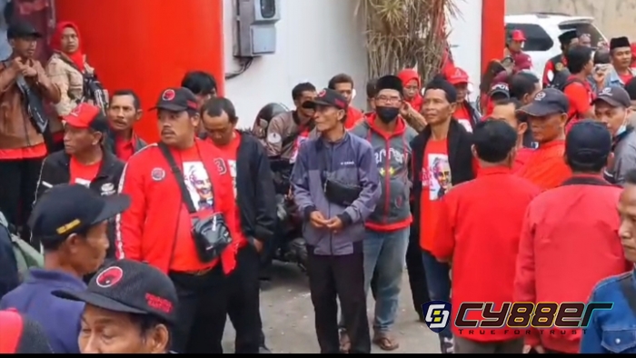 Ratusan Banteng Cilacap Berangkat Menuju Stadion Jatidiri Semarang
