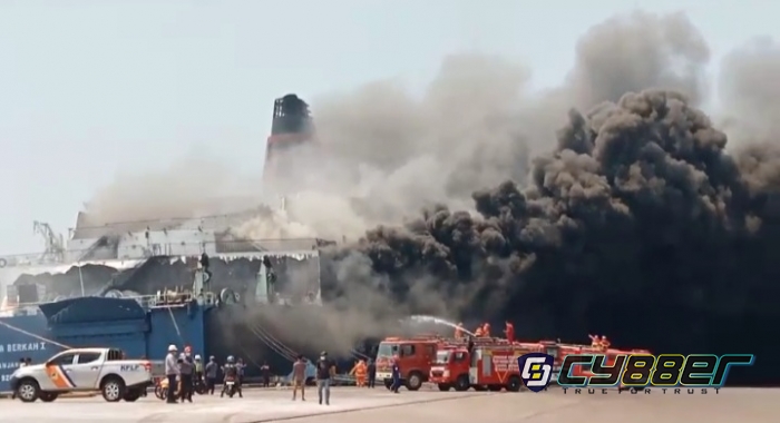 KMP Mutiara Berkah 1 Habis Terbakar di Pelabuhan Indahkiat, Penumpang Pasrah