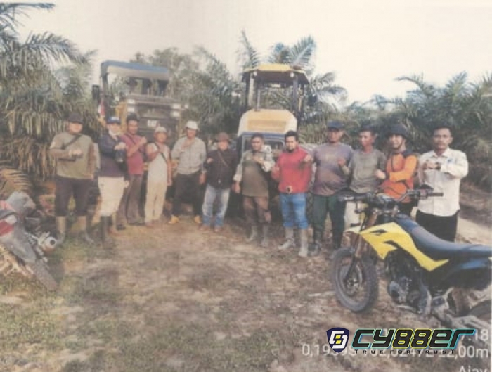 Heboh, 2 unit Alat Berat Milik PUR Pelalawan Beraktivitas dalam Kawasan TNTN