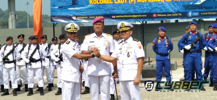 Komandan TNI AL Banten Kolonel (P) Deddy Komarudin SH.,M Sos. M Tr Opsla Serahkan Jabatan Danlanal Banten Kepada Kolonel (P) Nopriadi M.Tr. Hanla