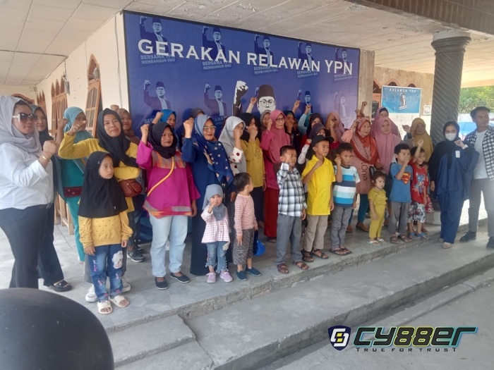 Puluhan Emak-emak Sambangi Posko YPN, Ada Apakah Gerangan...?