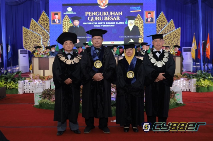 Unwidha Kukuhkan Dua Guru Besar dan Wisuda 431 Lulusan 