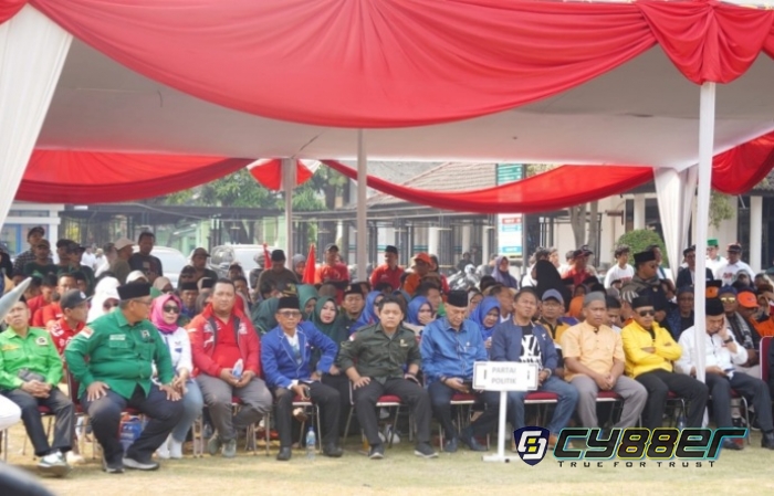 Serah Terima Kirab Pemilu 2024, Helldy Ajak Masyarakat Sukseskan Pemilu 2024 dan Jaga Kondusifitas