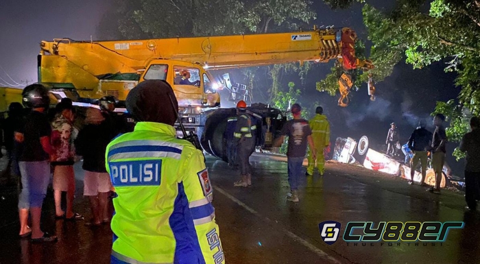 Bus PT RAPP Bawa 45 Penumpang Masuk Jurang, 1 Pekerja Tewas