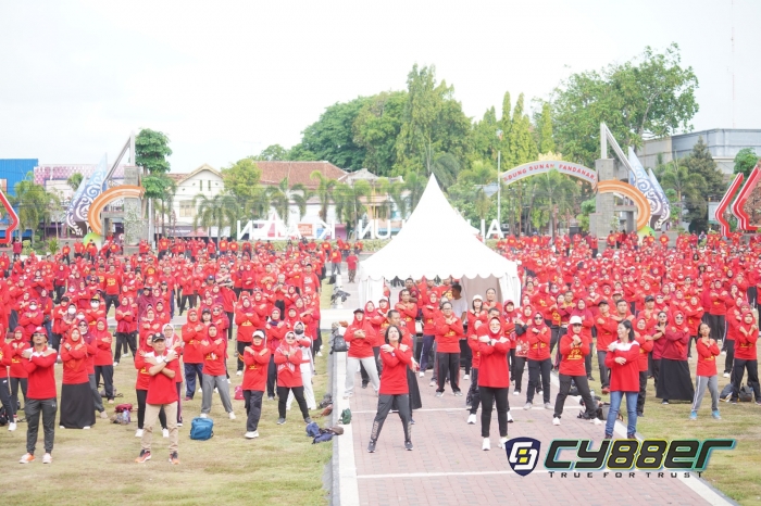 Hari Guru : Ribuan Guru Ikuti Senam Bersama di Alun-Alun Klaten