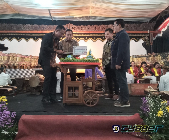 PT. Bumi Manfaat Gemilang Gelar Wayang Kulit Semalam Suntuk di Pendopo Soran Desa Duwet