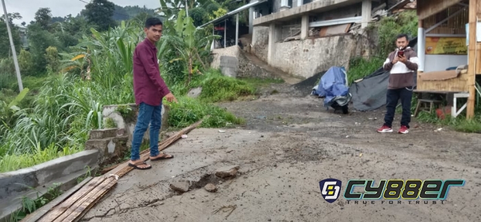 Penantian Menahun Warga Cipelang Hancur, Usai Digilas Roda Ekskavator 