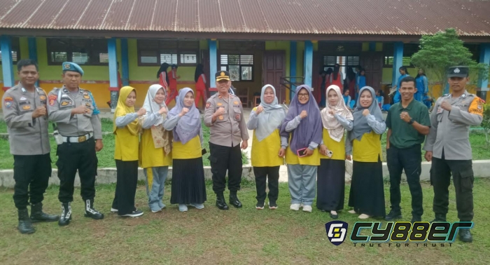 Polsek Simpang Pematang Gelar Jumat Curhat di SMPN 20
