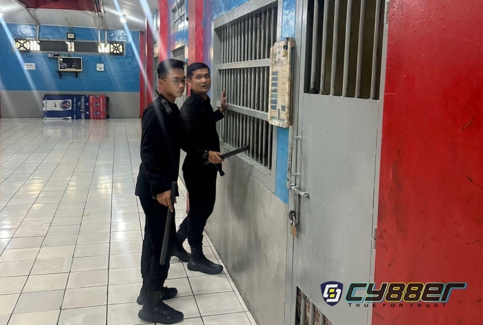 Deteksi Dini Gangguan Kamtib Jelang Nataru Lapas Cilegon Lakukan Pengecekan Gembok dan Alat Pemadam Kebakaran