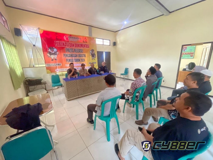 Siap Awasi Kedatangan Logistik Ditingkat PPK, Panwascam Ciater Gelar Pres Rilis