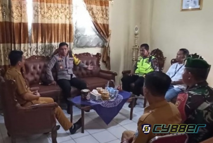 Kapolres OKU, Tinjau Langsung Rapat Pleno Penghitungan Suara Tingkat PPK