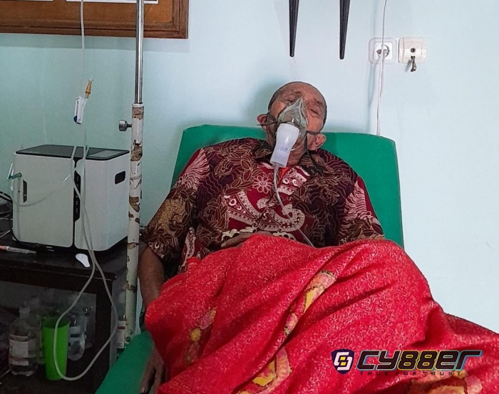 Fasilitas Tak Terawat, Warga Ditolong Desa Tetangga