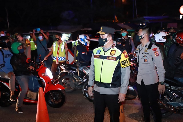 Tinjau Penyekatan, Wakapolda Jabar Minta Petugas Tindak Tegas Pelanggar