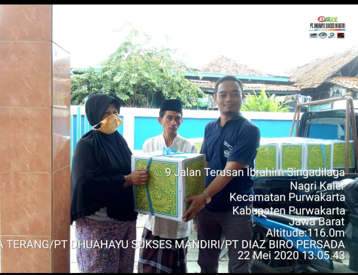 Direktur PT. Dhuhayu Sukses Mandiri Salurkan Ratusan bantuan Jelang Lebaran