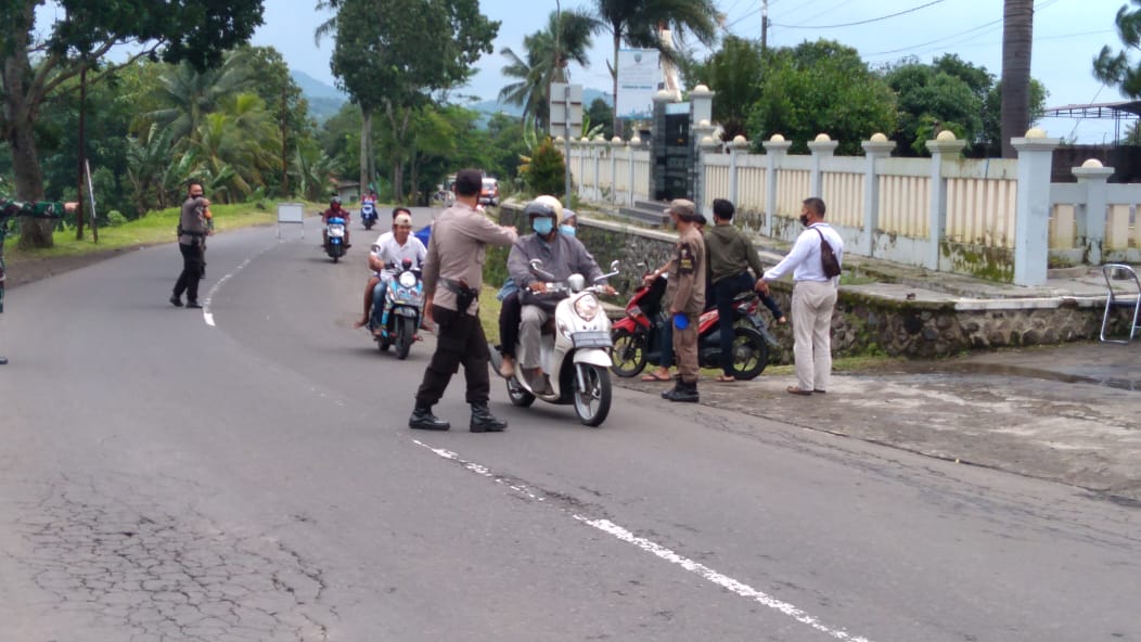 Polsek Ganeas Gelar Ops Yustisi dengan Terapkan Sanksi Administratif 