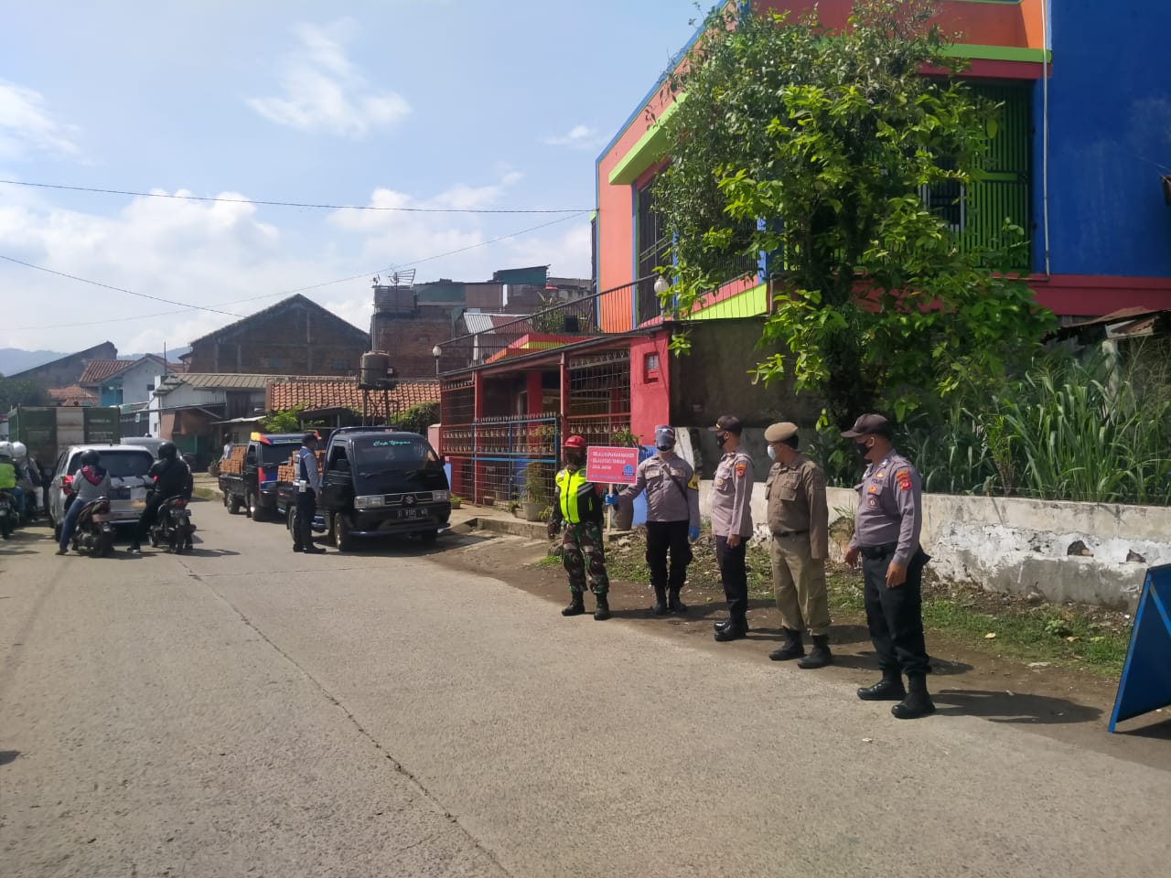 Polresta Bandung Polda Jabar Bersama Tim Gabungan Gelar Ops Yustisi di Wilayah Kecamatan Baleendah