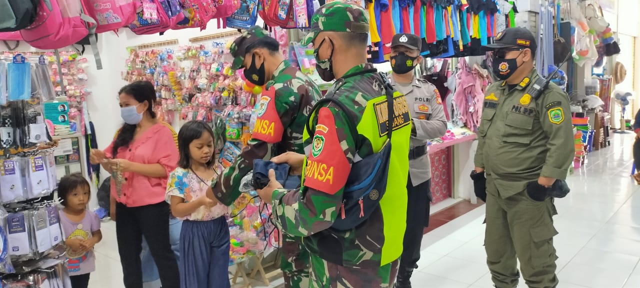 Polres Subang Polda Jabar Laksanakan PPKM dan Ops Yustisi di Pusat Perbelanjaan