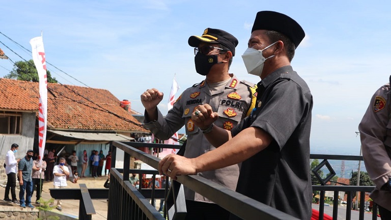 Kapolresta Bandung Polda Jabar Turut Resmikan Pos Terpadu di Kamojang Ibun
