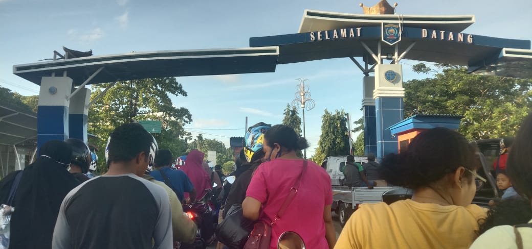 Antrian Panjang di Area Pelabuhan Waisai, Dishub Diminta Optimalkan Portal Otomatis