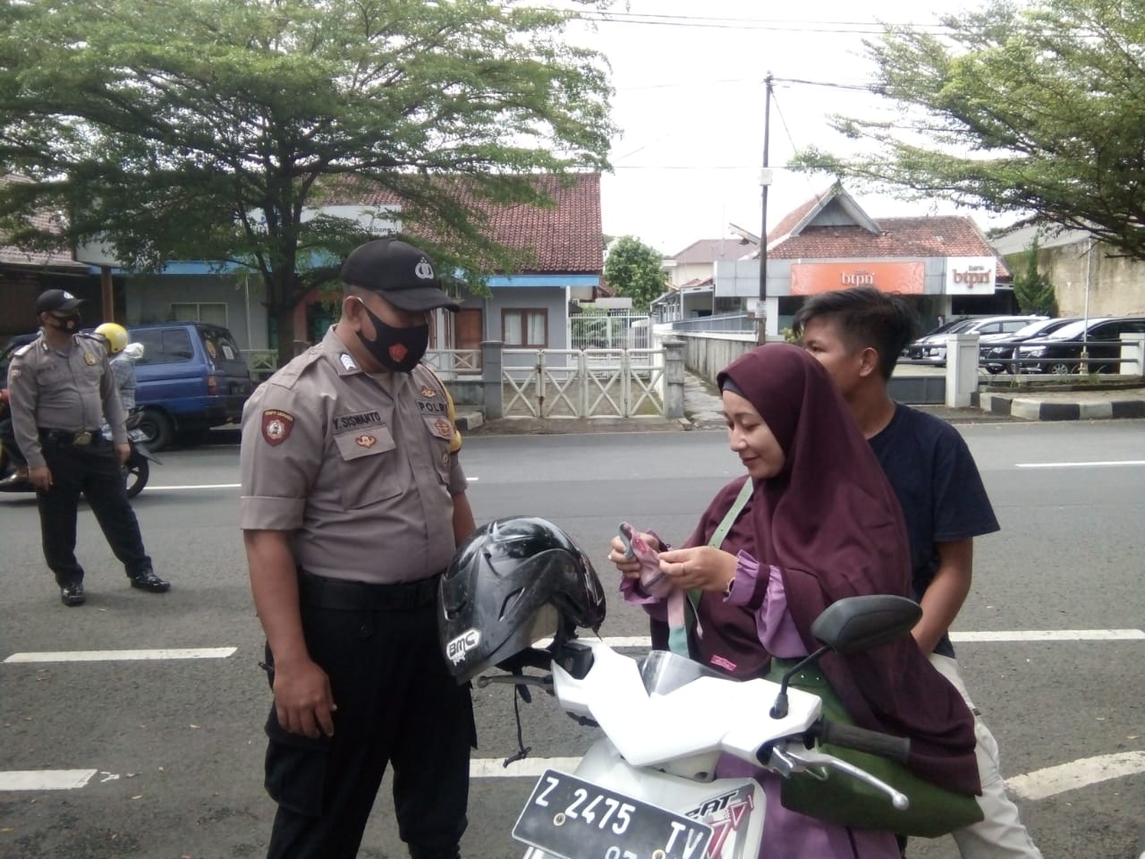 Polres Ciamis Polda Jabar Tak Henti - Hentinya, Sampaikan Imbauan 3M Protokol Kesehatan