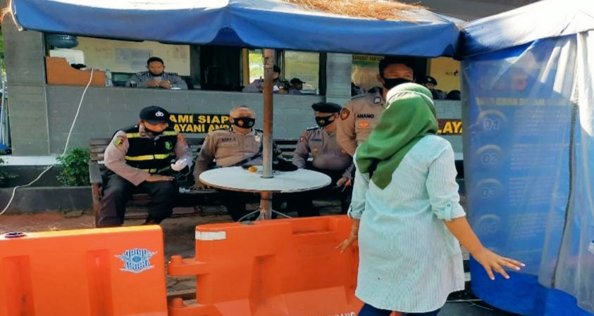 Polres Subang Melaksanakan Gerakan 3M Di Pintu  Masuk Mako Polres Subang. 
