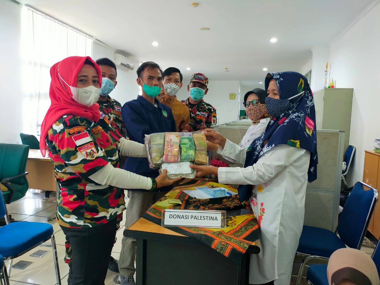 PD IWO dan LMP Marcab Muba Serahkan Hasil Galang Donasi Peduli Palestina ke Bagian Kesra Setda