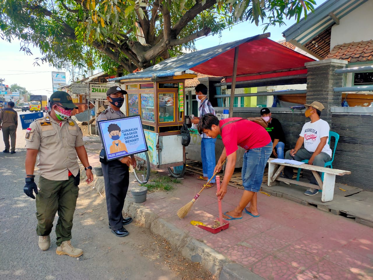 Kapolsek Jatibarang, Berharap Warga Sadar  Bahayanya Covid-19