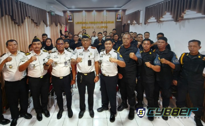 Lapas Klaten Perkuat Kesiapsiagaan Pengamanan melalui Rapat Dinas dan Jam Pimpinan