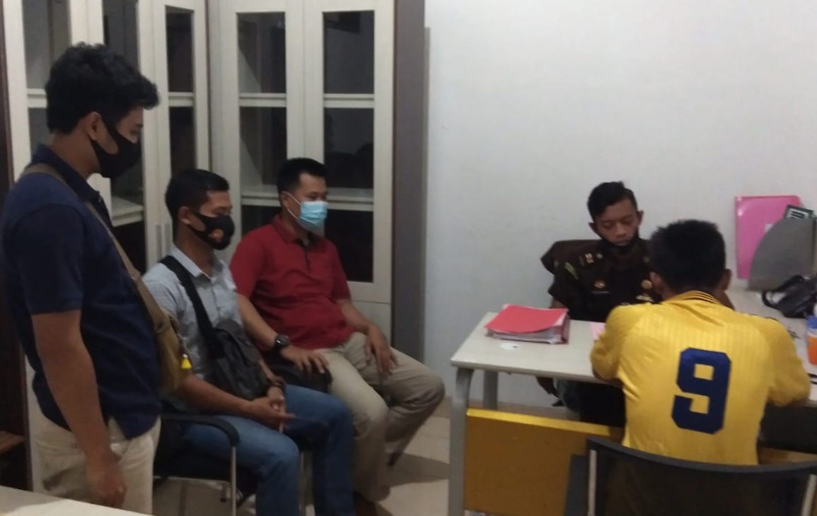 Polsek Pulau Panggung Limpahkan Resedivis Tersangka Pencurian ke Kejaksaan