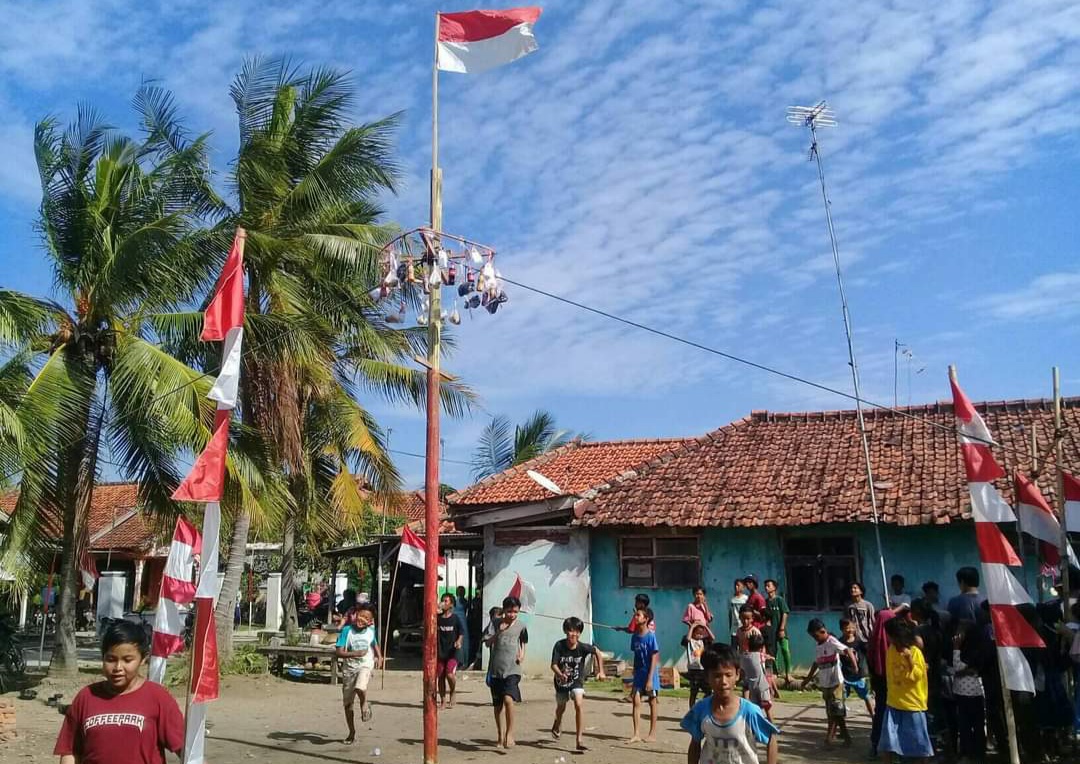 Gelar Lomba Balap Karung dan Panjat Pinang, Untuk Meriahkan RI