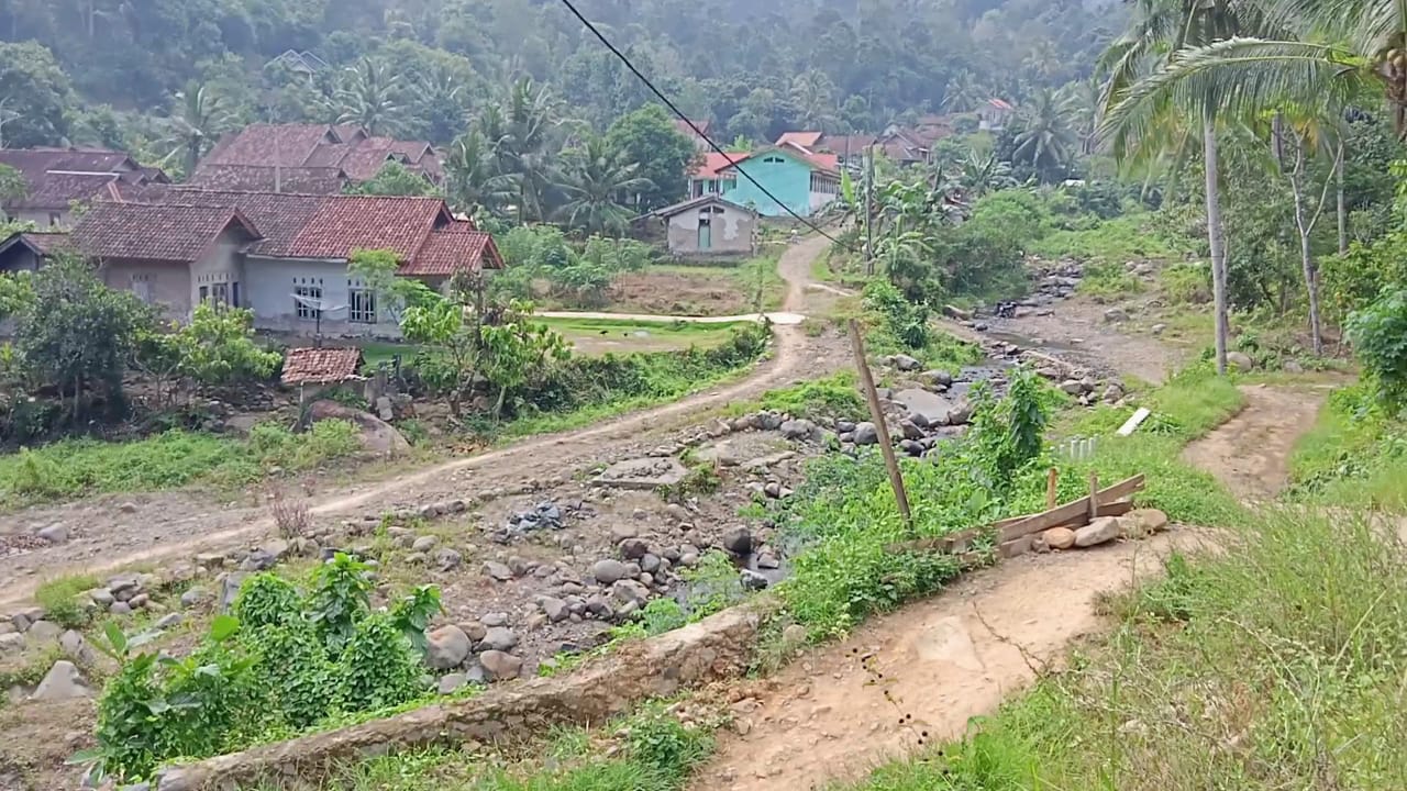 Terisolasi Saat Musim Hujan, Warga Wybangi Pekon Doh Tagih Janji Pemeritah Segera Bangun Jembatan 