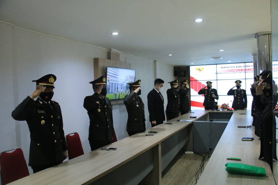Polres Karawang Ikuti Upacara Peringatan Hari Lahir Pancasila Secara Virtual