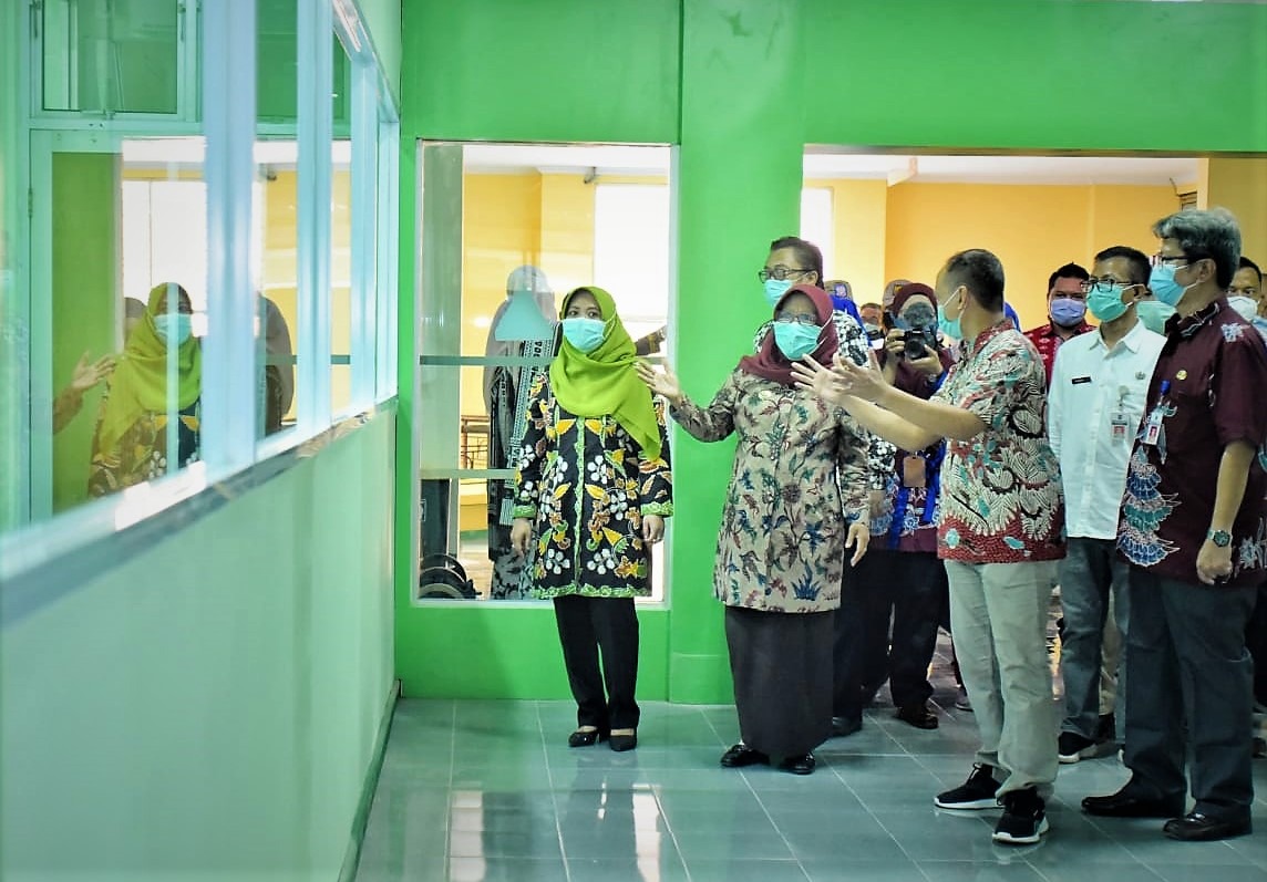 Bergejala Ringan, Bupati Tegal Positif Covid-19 