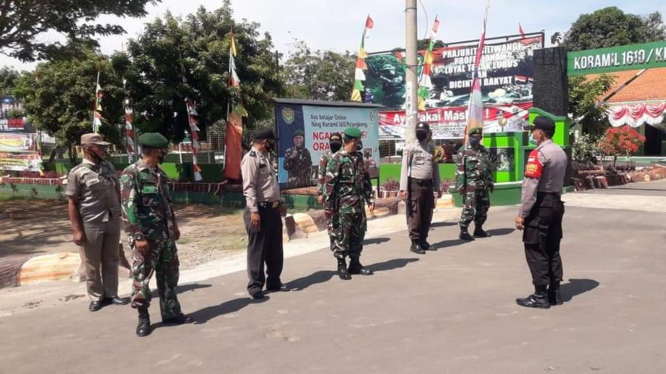 Polsek Krangkeng Giat Razia Gabungan Ops Yustisi,  AKP I Nyoman Dita Berharap Masyarakat Lebih Paham dan disiplin Prokes
