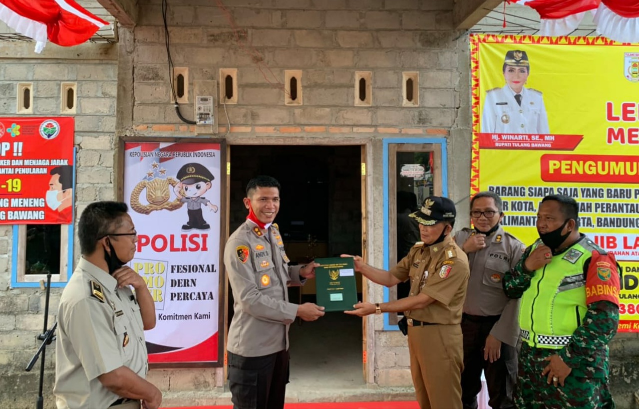 Polres Tulang Bawang Terima Sertifikat Tanah Untuk Mapolsek Gedung Meneng