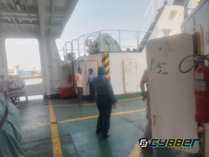 Pelabuhan Banyuwangi Terpantau Lancar Jaga Diri Jaga Keselamatan