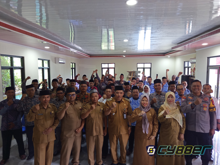 Camat Gerogol Lantik Ketua RT dan RW Terpilih di Kelurahan Gerem Periode 2026–2030