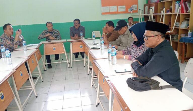 Komisi III DPRD Cimahi Sidak TPST Santiong, Menyoroti Dampak Lingkungan dan Pendidikan