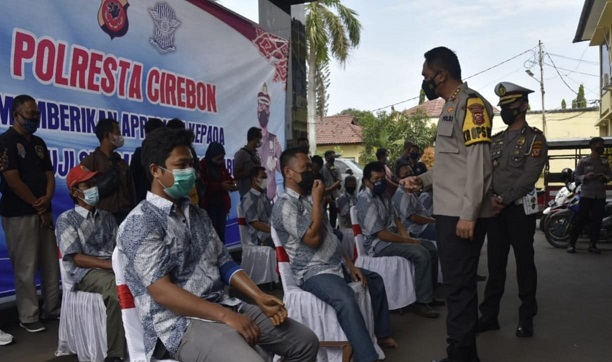 Penyandang Difabel di Cirebon Dapat SIM D Gratis dari Polresta Cirebon Polda Jabar